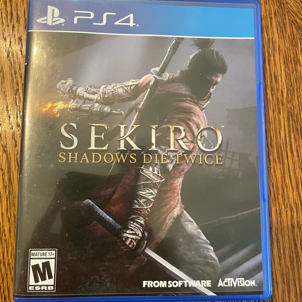 PlayStation 4 Sekiro: Shadows Die Twice - Action Adventure (Blue)